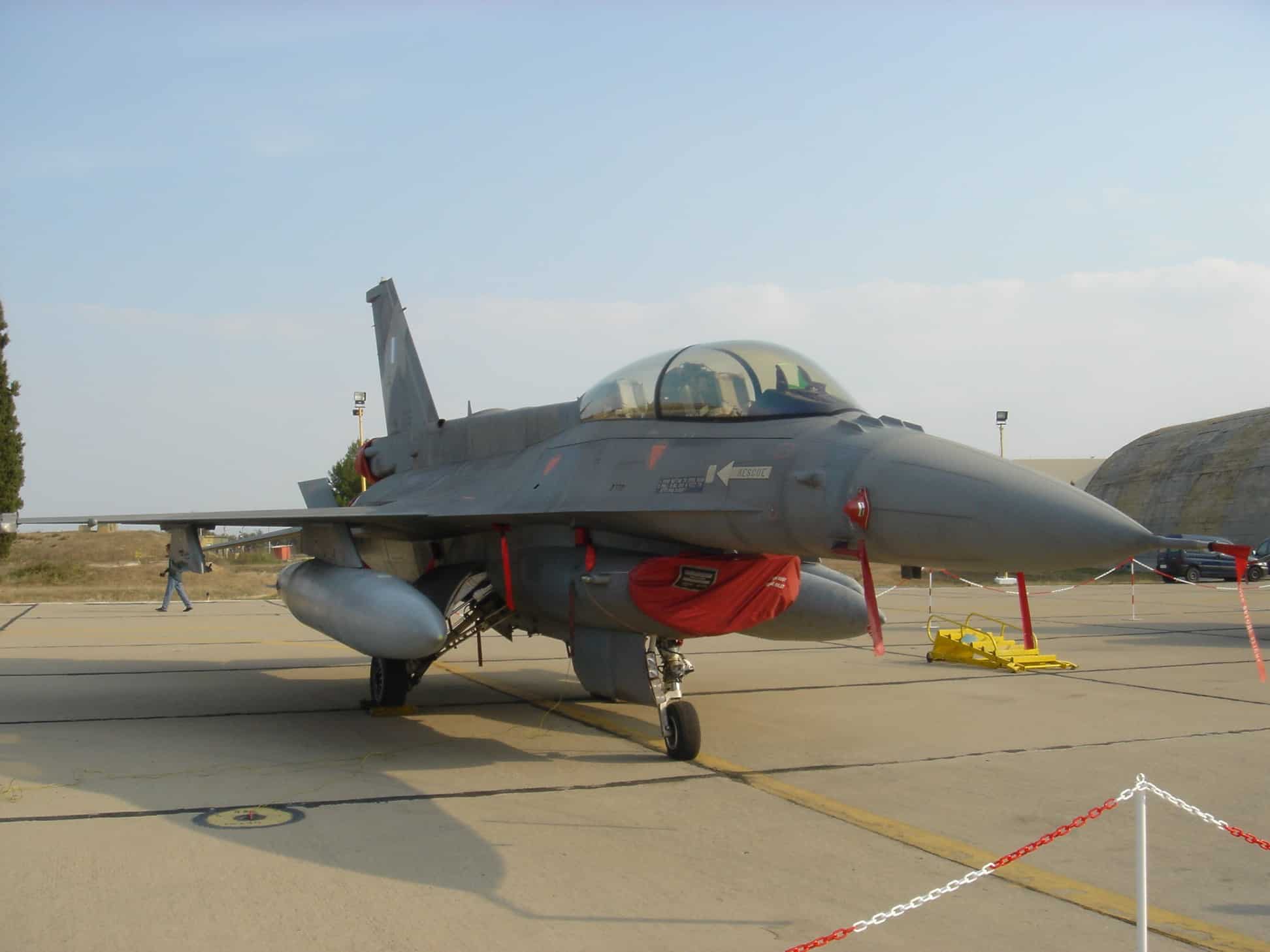 mega thavma f16 agios iwannhs 01